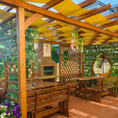 Sweet Homes 6 アパート サニービーチ